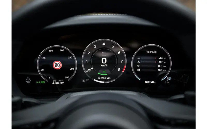 Porsche 911 Cabrio 3.6 T-Hybrid Carrera 4 GTS - 143034