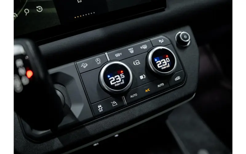 Land Rover Defender 3.0 D200 110 MHEV X-Dynamic S - 141373