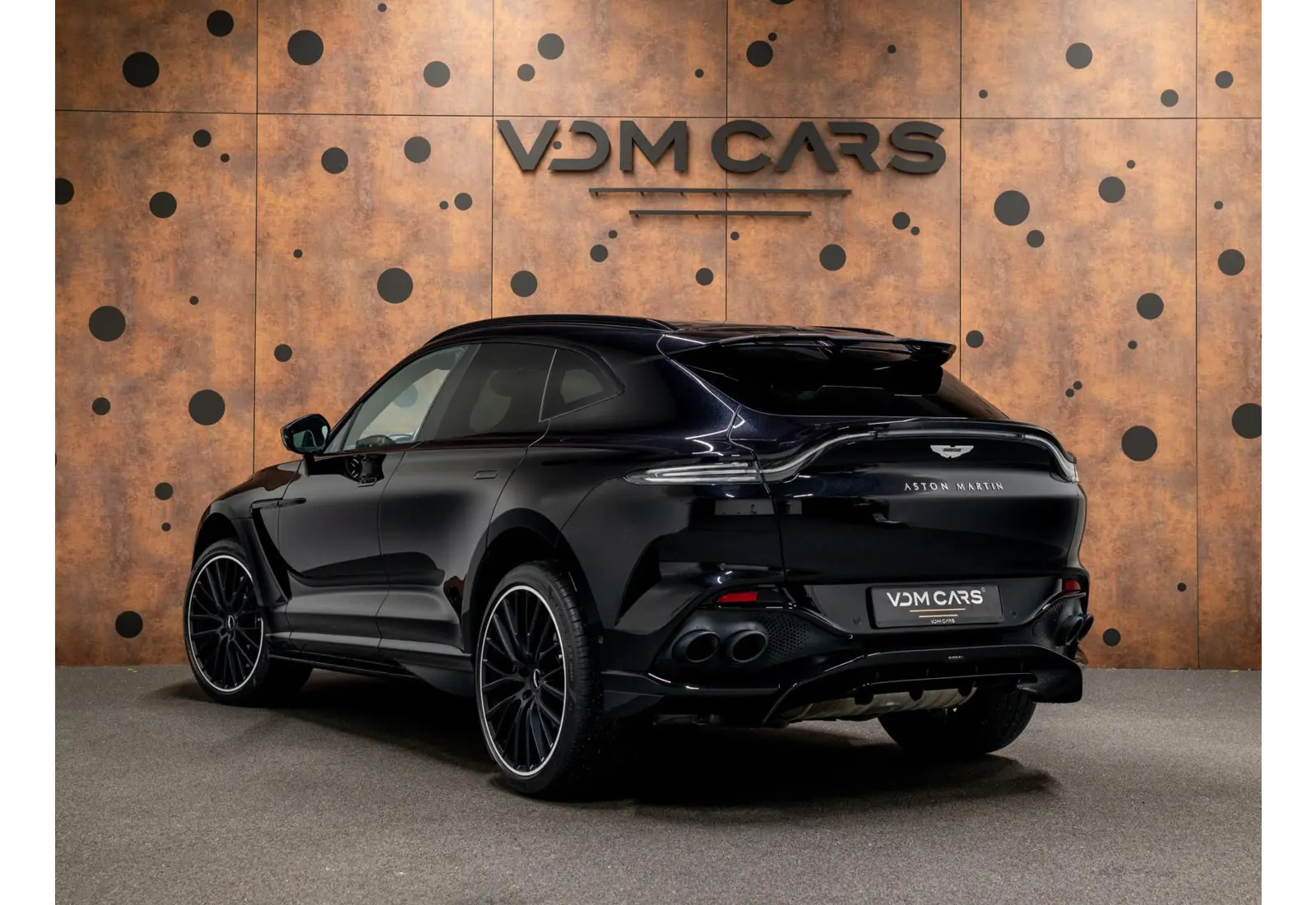 Aston Martin Dbx 4.0 V8 707 - 141226