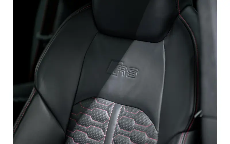 Audi A6 Avant RS 6 TFSI quattro - 170907