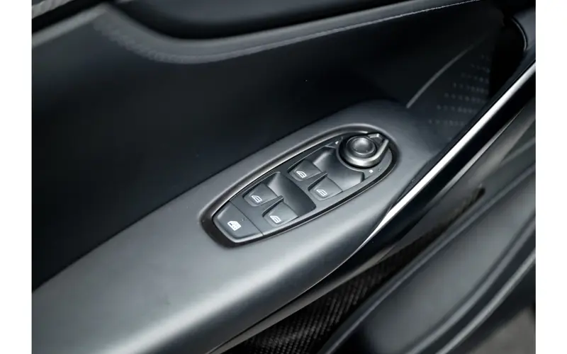 Aston Martin Dbx 4.0 V8 707 - 124718