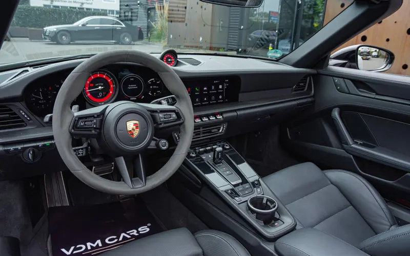 Porsche 911 Cabrio 3.0 Carrera 4 GTS - 84920