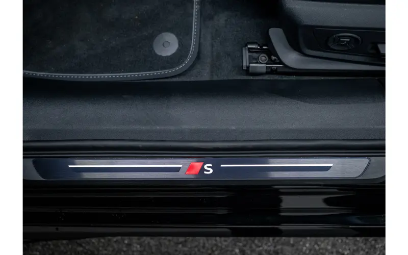 Audi A6 Avant 2.0 e-hybrid quattro S edition Competition - 131476