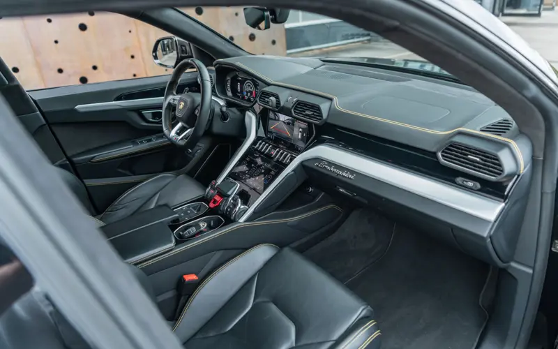 Lamborghini Urus 4.0 V8 - 132700