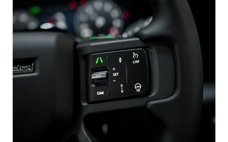 Land Rover Defender 110 110 2.0 P300e 110 X-Dynamic HSE - 153391