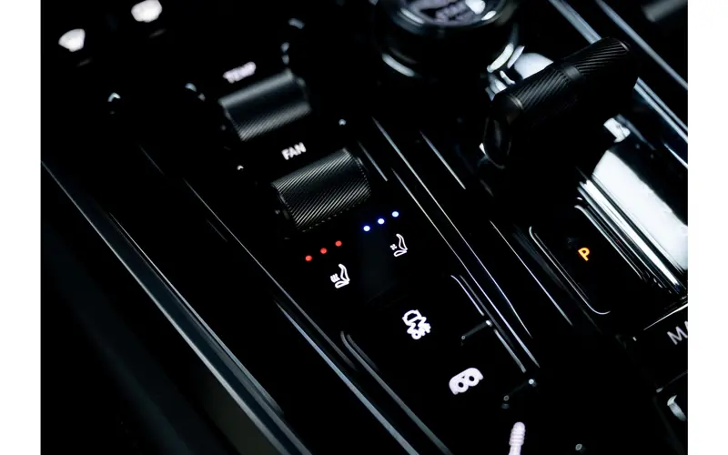Aston Martin Dbx 4.0 V8 707 - 147294