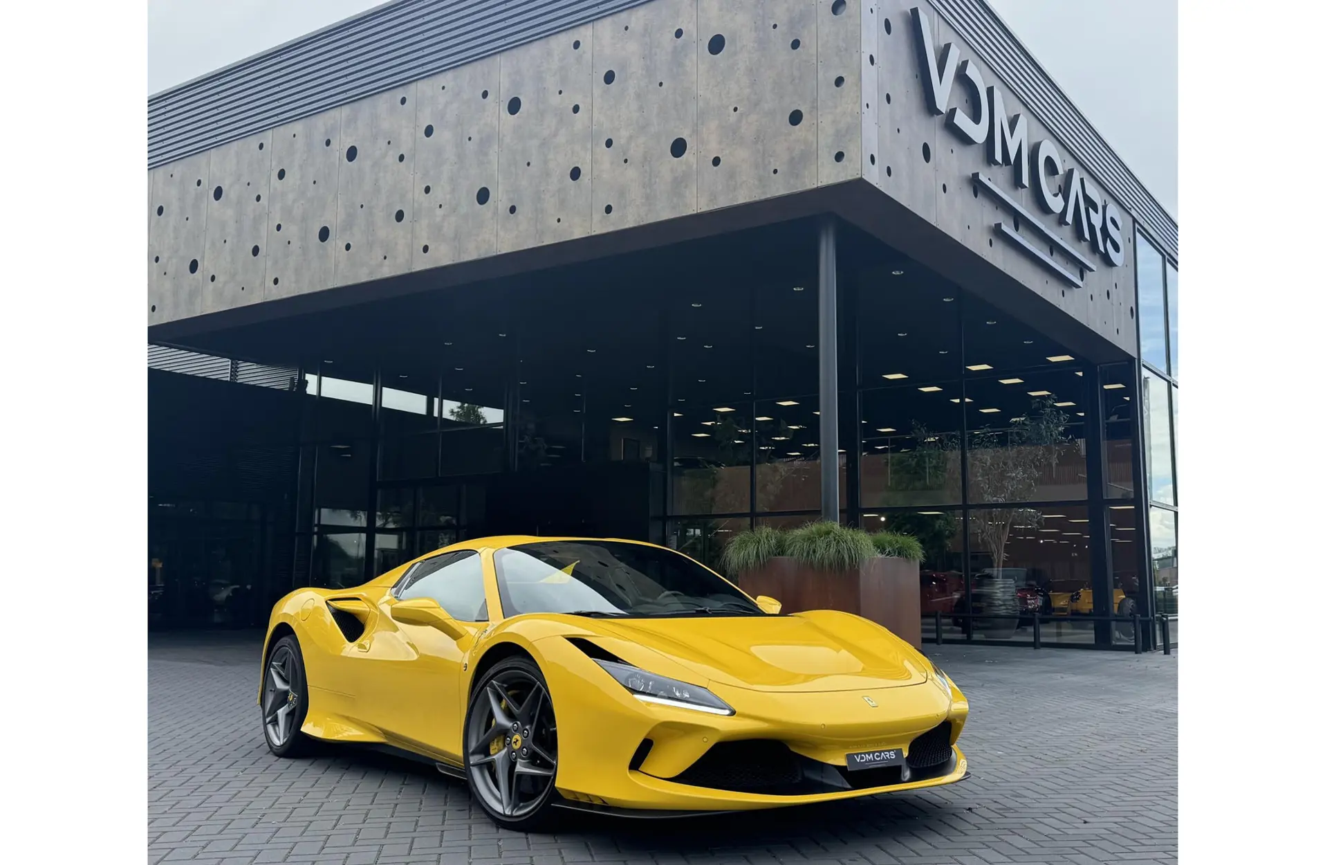 Ferrari - F8 Spider - 144076