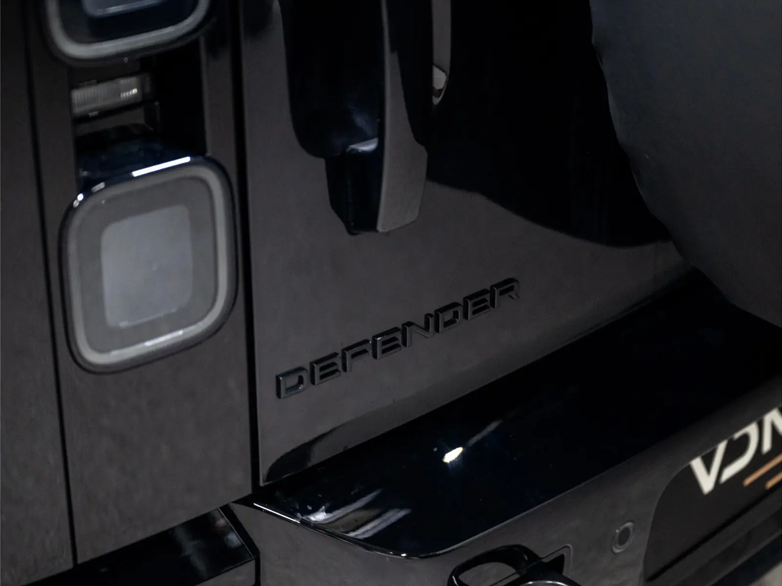 Land Rover Defender 110 2.0 P300e 110 X-Dynamic HSE - 137630