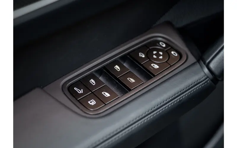 Porsche Cayenne 3.0 E-Hybrid Black Edition - 138155