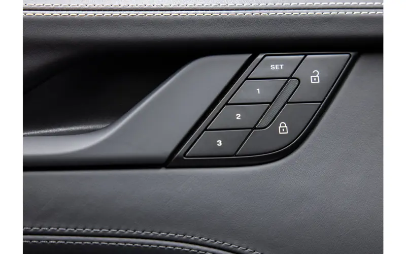 Porsche 911 Cabrio 3.6 T-Hybrid Carrera 4 GTS - 119654