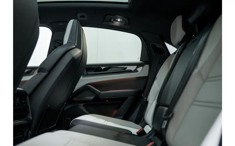 Porsche Cayenne Coupé 3.0 E-Hybrid - 137611