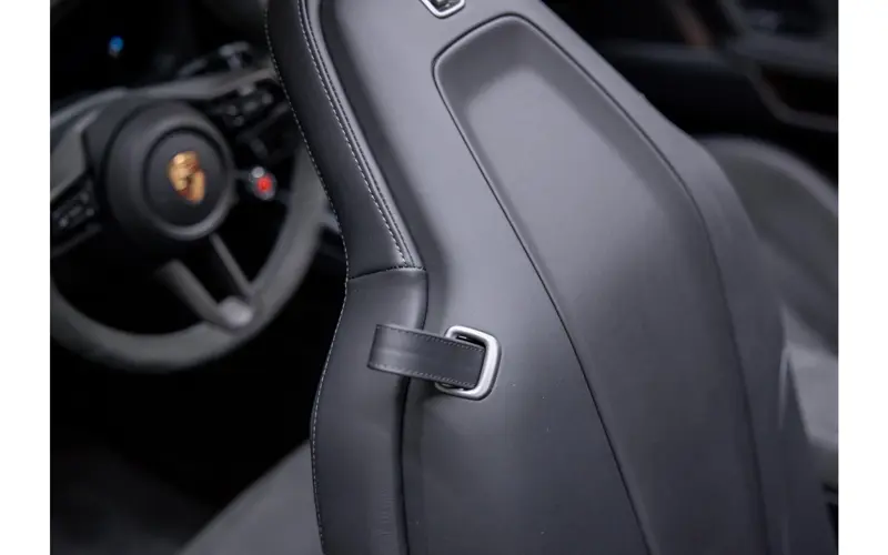 Porsche 911 Cabrio 3.6 T-Hybrid Carrera 4 GTS - 143192