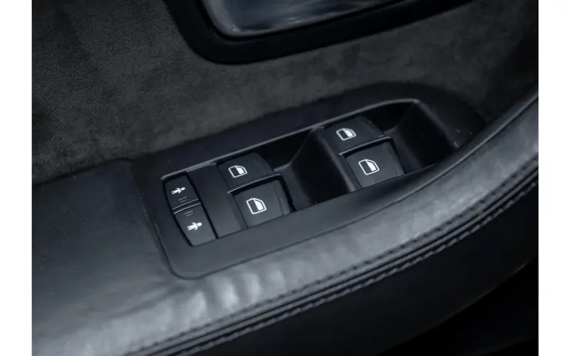 Audi A8 5.2 S8 quattro - 142801