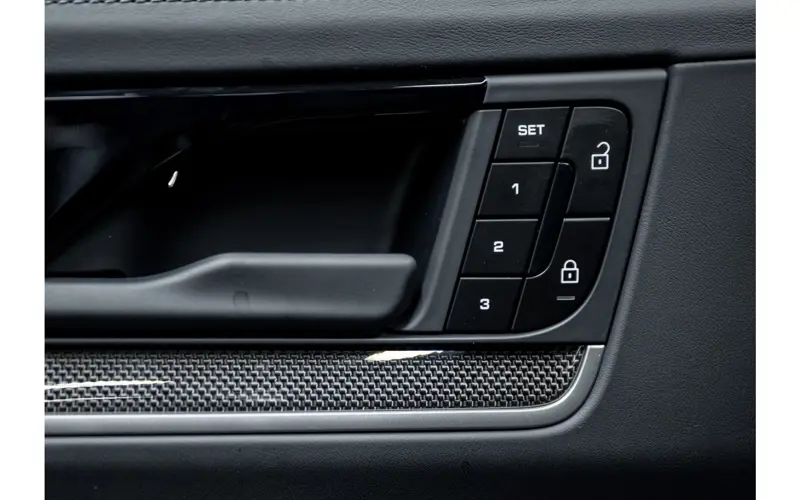 Porsche Cayenne 3.0 E-Hybrid Black Edition - 138156