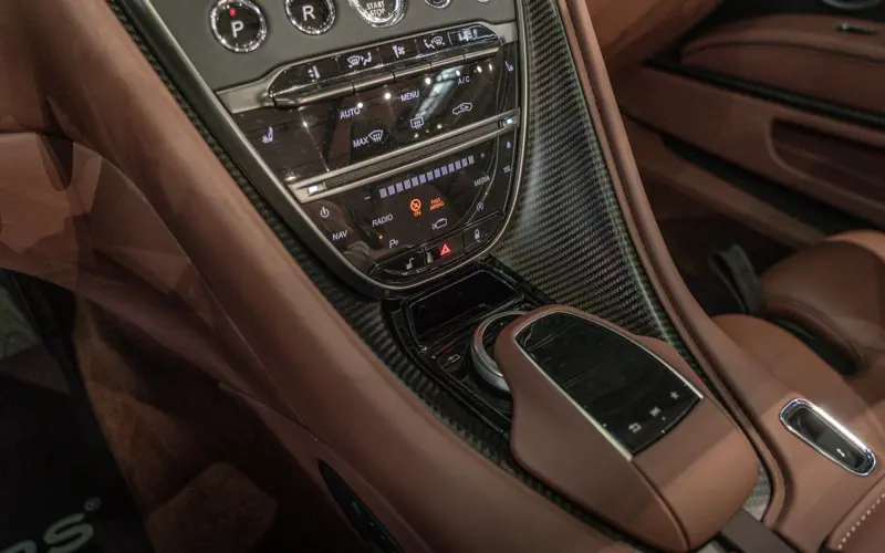 Aston Martin DBS Volante 5.2 V12 - 143818