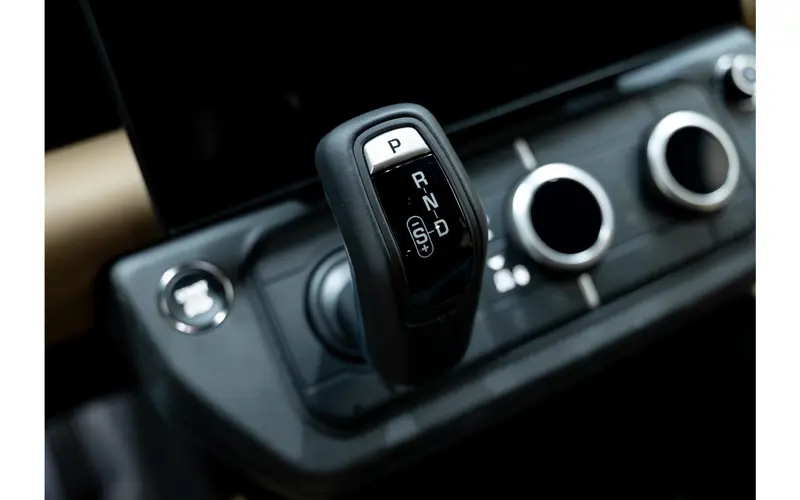 Land Rover Defender 110 2.0 P300e 110 X-Dynamic HSE - 169538