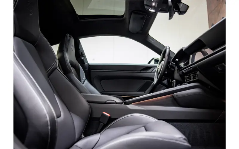 Porsche 911 3.6 Carrera 4 GTS - 112381
