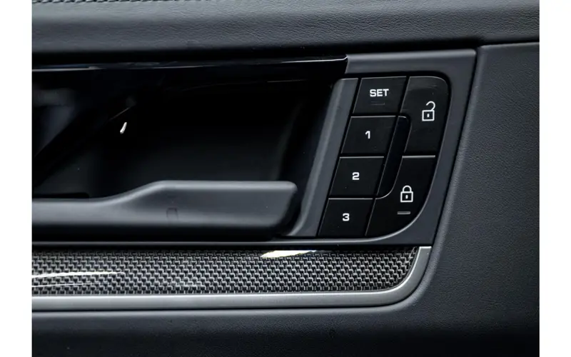 Porsche Cayenne 3.0 E-Hybrid Black Edition - 143096