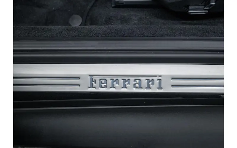 Ferrari Roma Spider 3.9 V8 - 141519