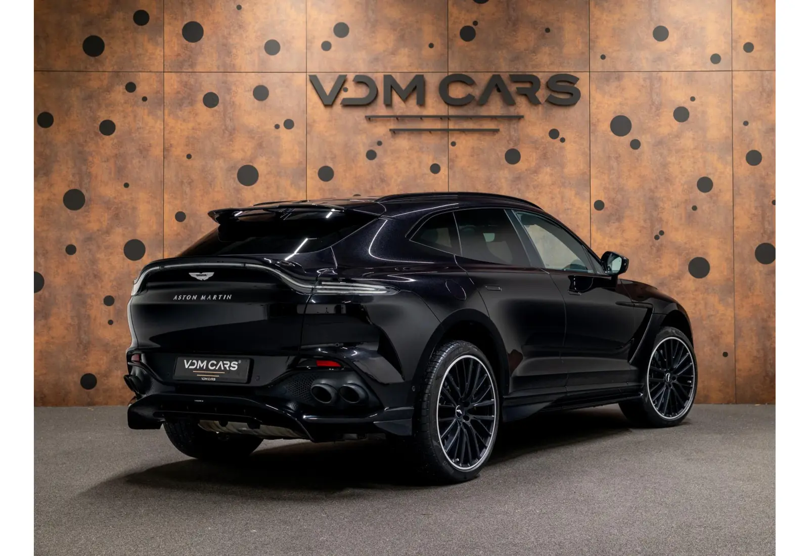 Aston Martin Dbx 4.0 V8 707 - 141228