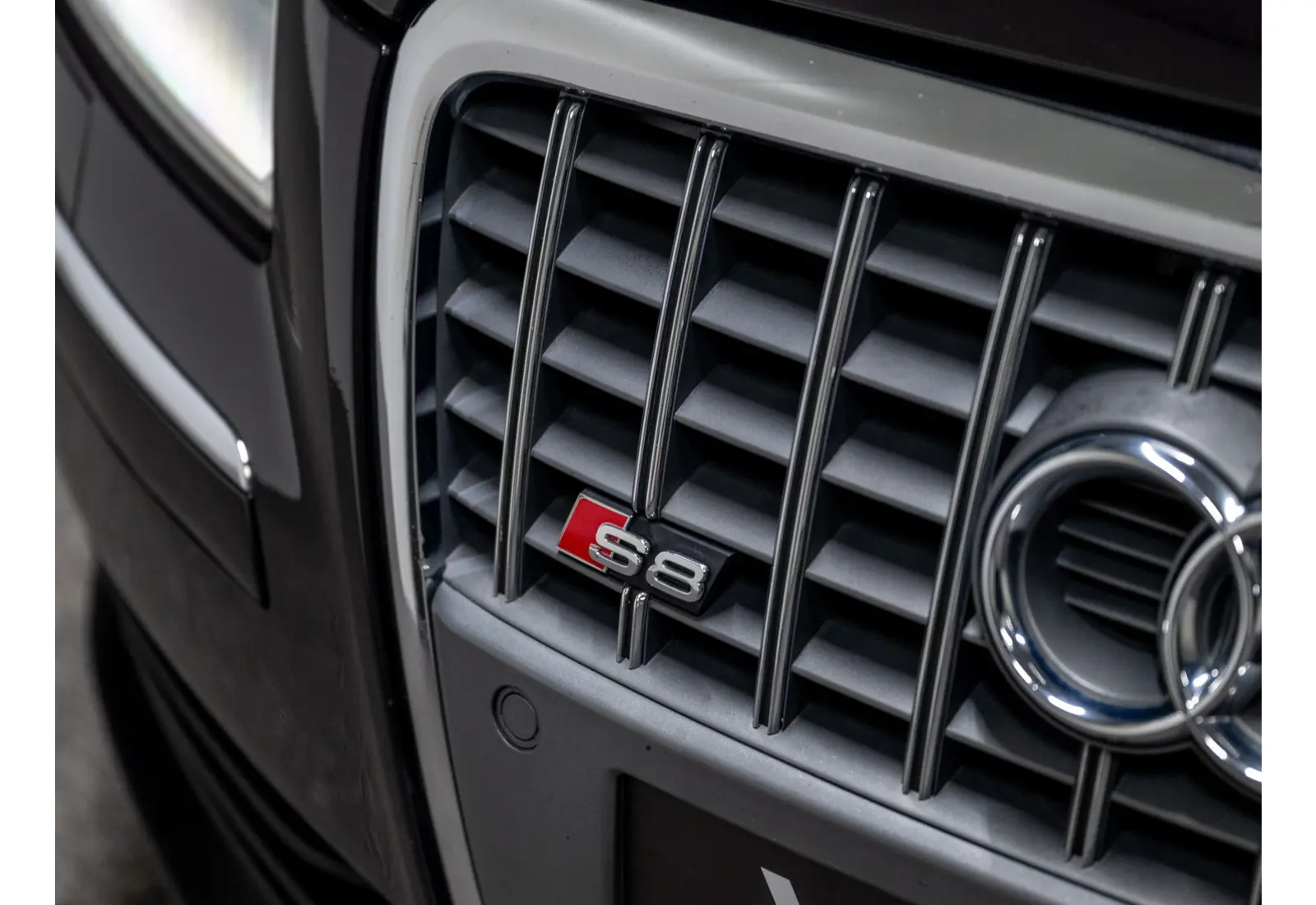 Audi A8 5.2 S8 quattro - 128906