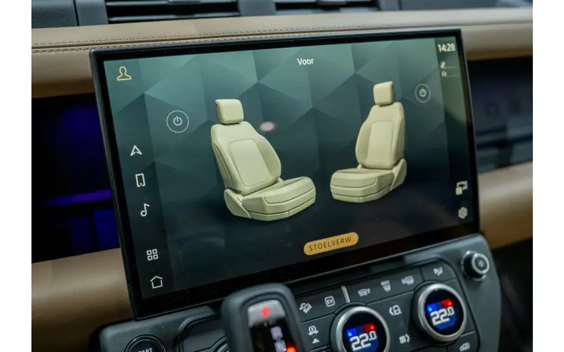 Land Rover Defender 110 2.0 P300e 110 X-Dynamic HSE - 138236