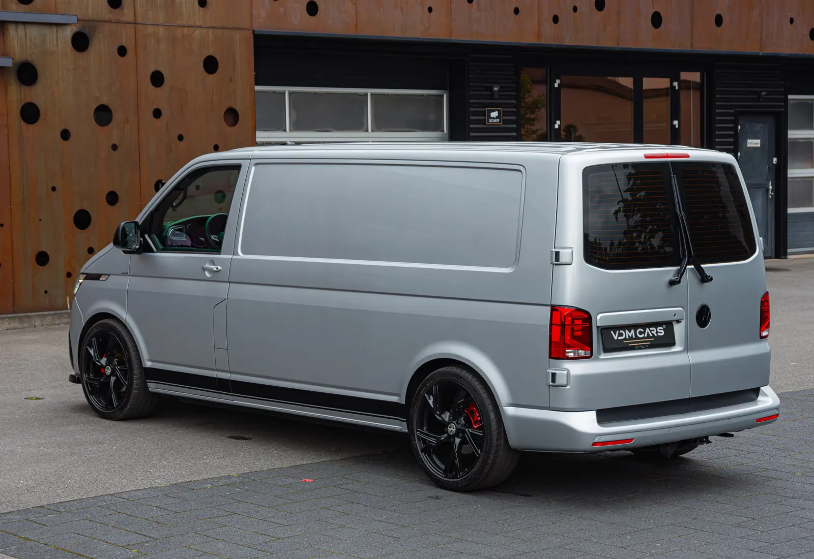 Volkswagen Transporter 2.0 TDI L2H1 28 - 109546
