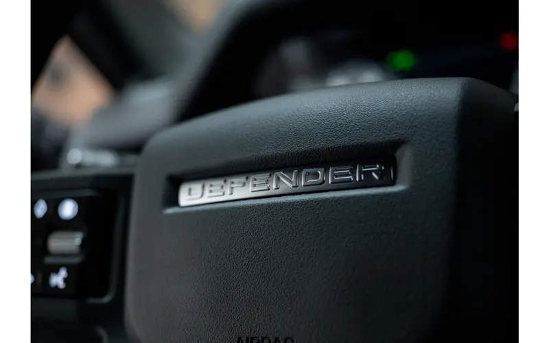 Land Rover Defender 110 2.0 P300e 110 X-Dynamic HSE - 135242