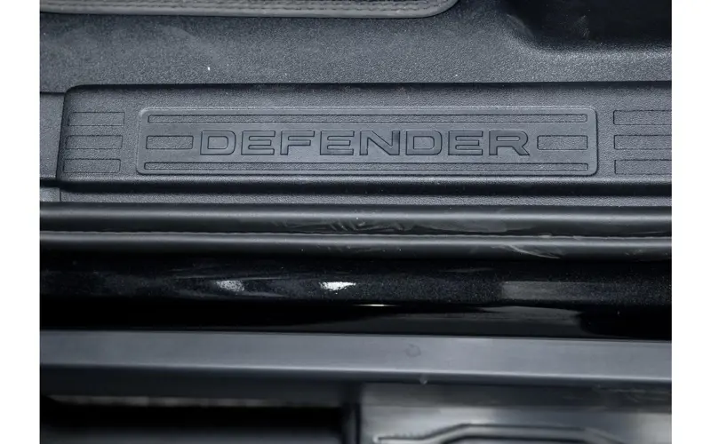 Land Rover Defender 110 110 2.0 P300e 110 X-Dynamic HSE - 153398