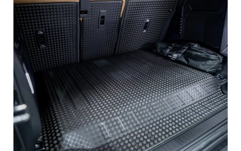 Land Rover Defender 110 2.0 P300e 110 X-Dynamic HSE - 138228