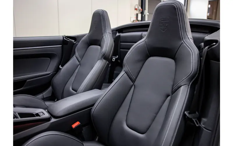 Porsche 911 Cabrio 3.6 Carrera 4 GTS - 86528