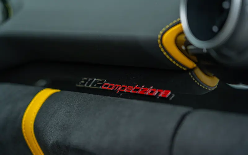 Ferrari 812 Competizione 6.5 V12 - 137732