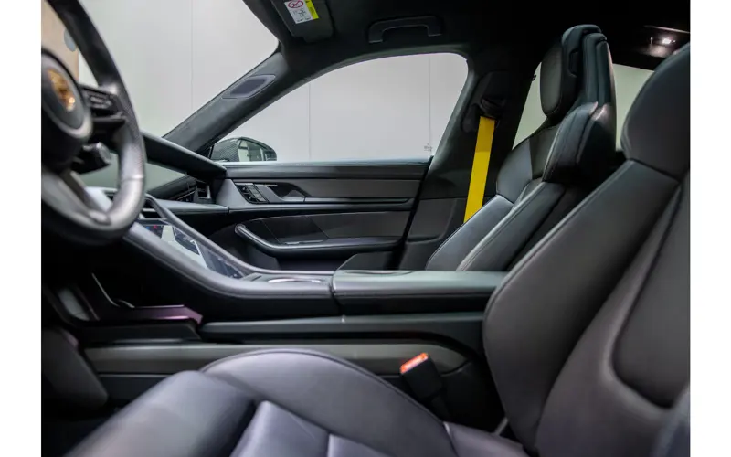 Porsche Taycan Turbo S 93 kWh - 121711