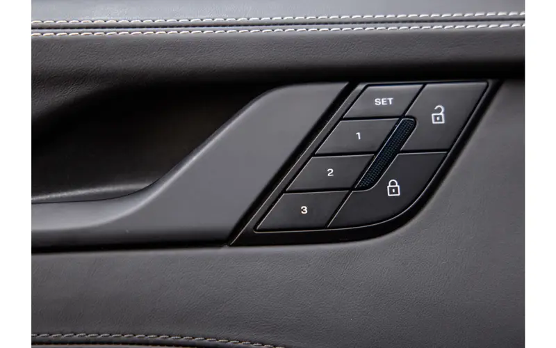 Porsche 911 3.6 T-Hybrid Carrera 4 GTS - 111026