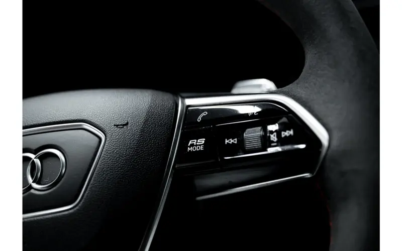 Audi A6 Avant RS 6 TFSI quattro - 170915