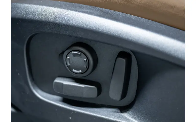 Land Rover Defender 110 2.0 P300e 110 X-Dynamic HSE - 138230