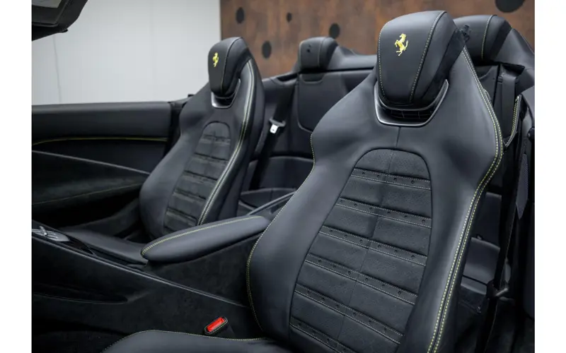 Ferrari Roma Spider 3.9 V8 - 141511