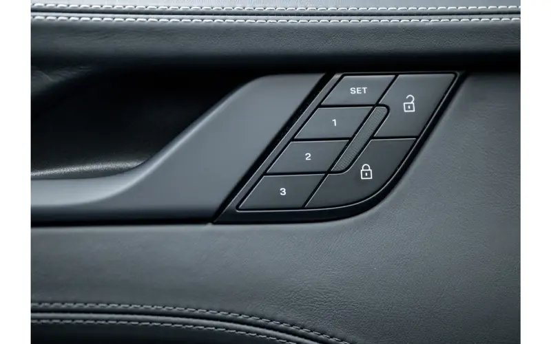 Porsche 911 Cabrio 3.6 T-Hybrid Carrera GTS - 125753