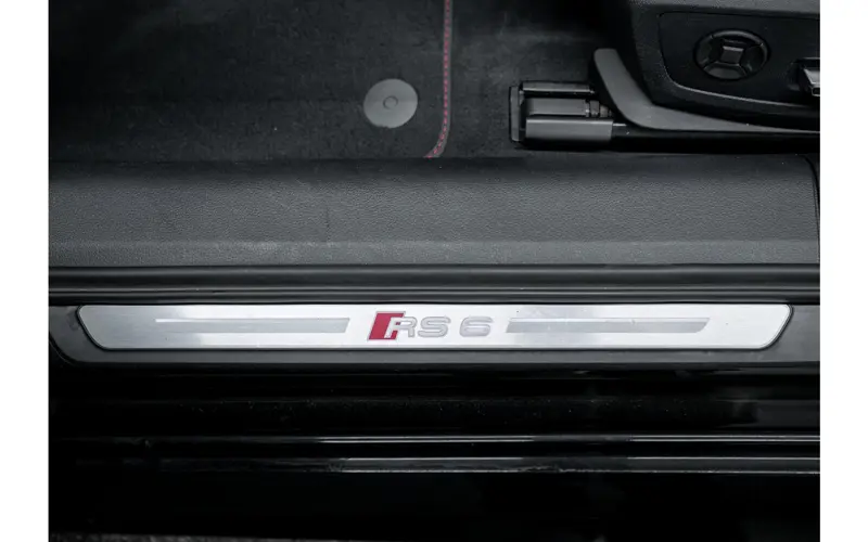 Audi A6 Avant RS 6 TFSI quattro - 170910