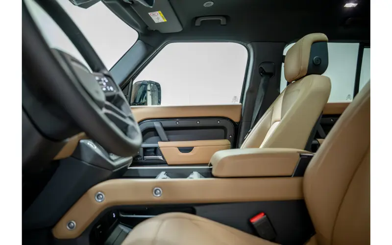 Land Rover Defender 110 2.0 P300e 110 X-Dynamic HSE - 138227