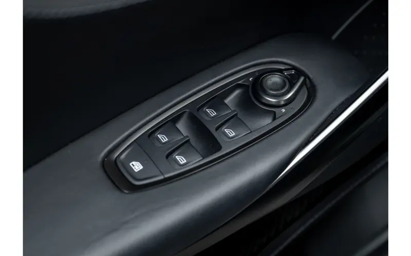 Aston Martin Dbx 4.0 V8 707 - 127313