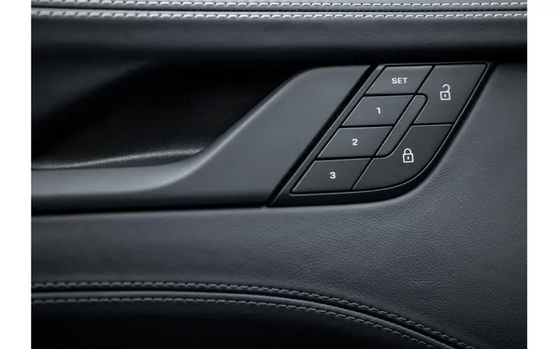 Porsche 911 Cabrio 3.6 T-Hybrid Carrera 4 GTS - 143048