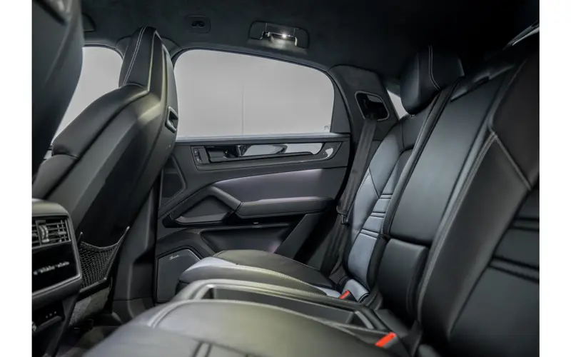 Porsche Cayenne Coupé 4.0 Turbo E-Hybrid GT - 131617