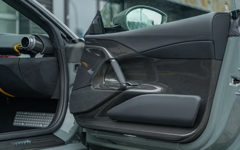 Ferrari 812 Competizione 6.5 V12 - 137731