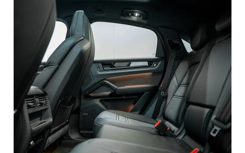 Porsche Cayenne Coupé 3.0 E-Hybrid Black Edition - 125995