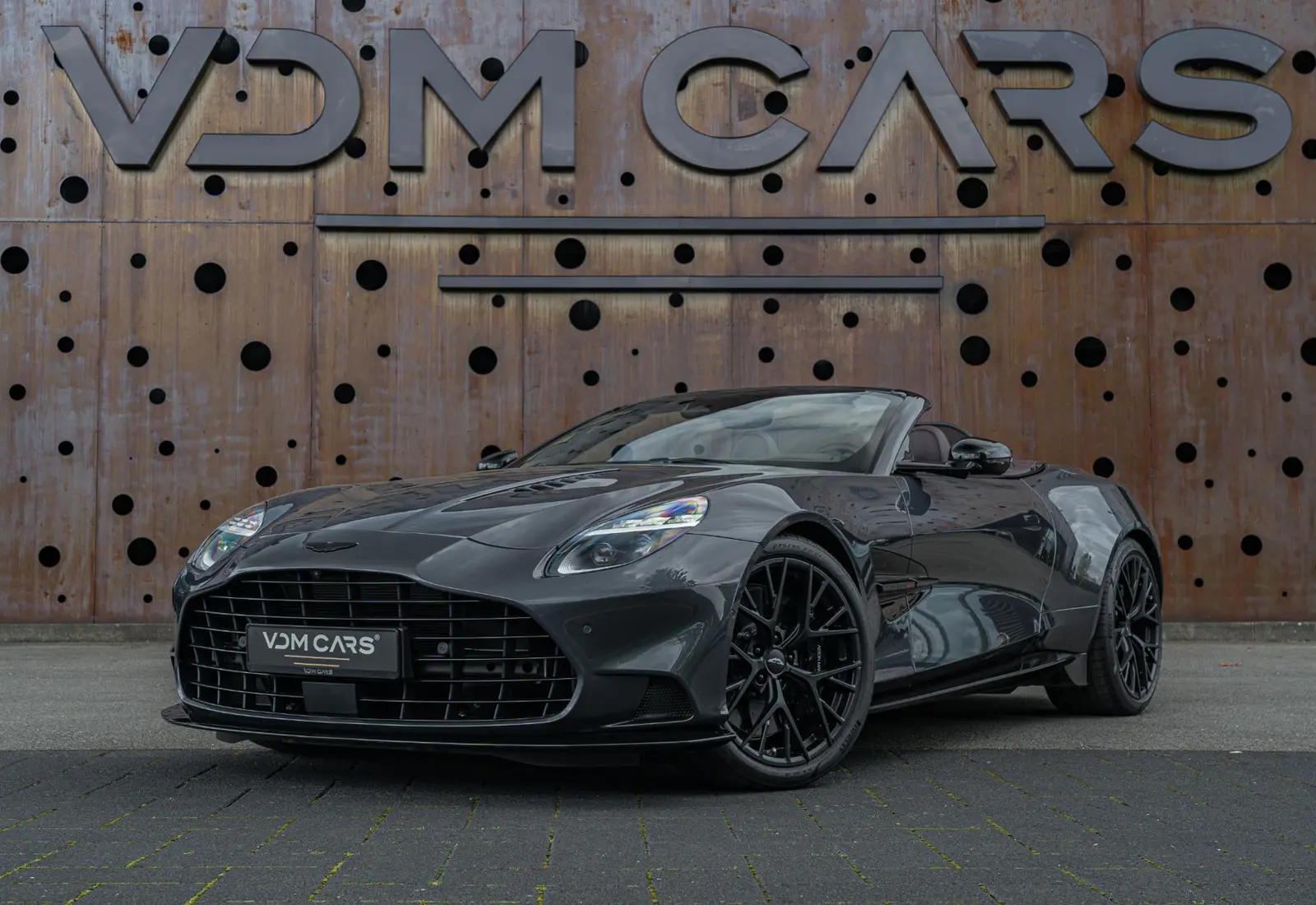Aston Martin Vanquish Volante - 145831
