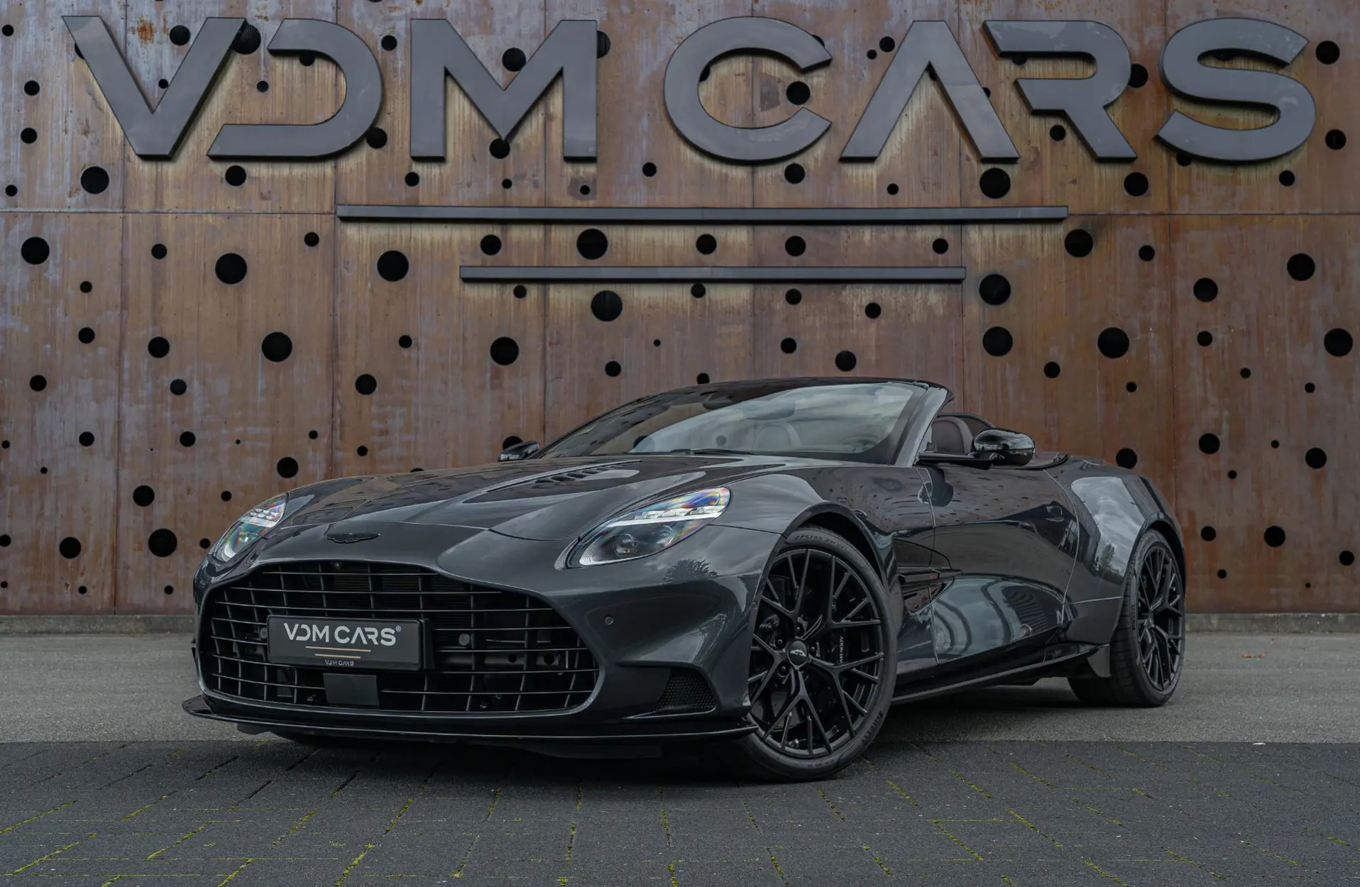 Aston Martin - Vanquish - 145831