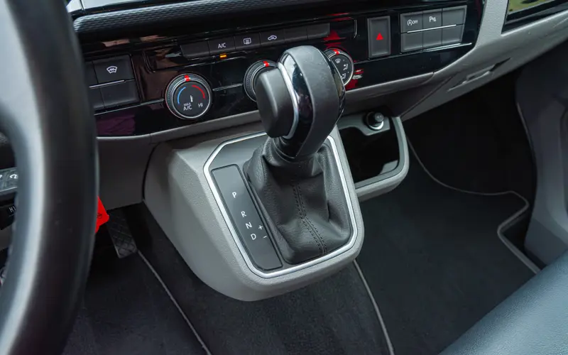 Volkswagen Transporter 2.0 TDI L2H1 28 - 109561