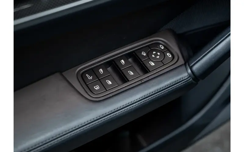 Porsche Cayenne Coupé 3.0 E-Hybrid Black Edition - 126003