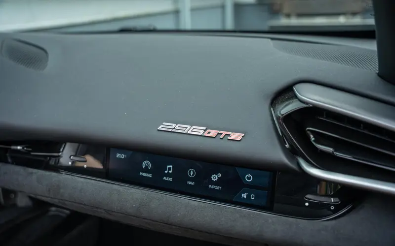 Ferrari 296 GTS 3.0 V6 - 153972
